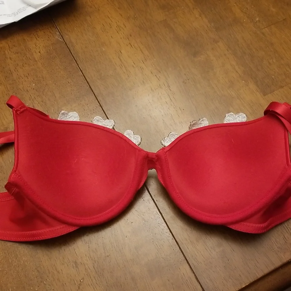 Very Festive Pretty Red Bra size 34C